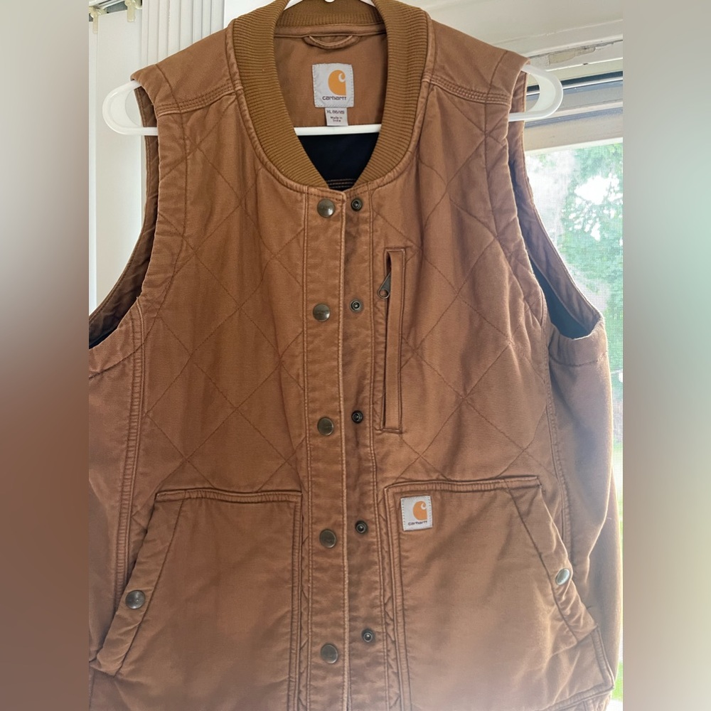 Women’s carhartt, vest cl very good condition